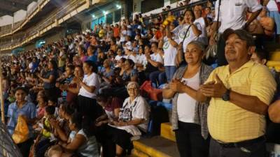 Los feligreses acudieron al estadio Olímpico Metropolitano participando en distintas actividades.