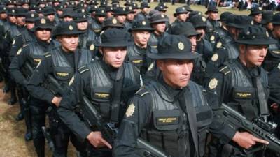 Tres expolicías guatemaltecos son enviados a juicio por asesinato de investigador.