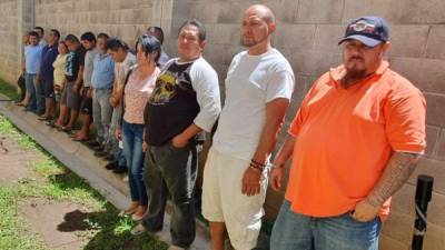 Los detenidos fueron presentados por las autoridades salvadoreñas. Foto: Policía Nacional Civil.