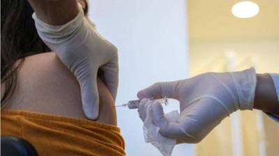 La OMS se había fijado el objetivo de contar con 2.000 millones de dosis de vacunas para finales de 2021.
