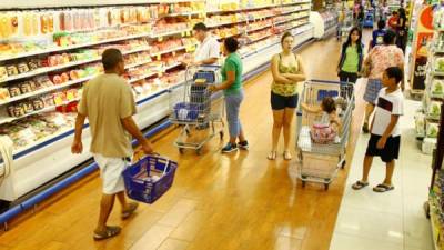 Los supermercados han anunciado que no cerrarán sus puertas y trabajarán de forma normal.