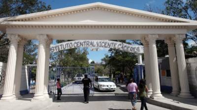 En el Central podrán validar sus títulos educativos.