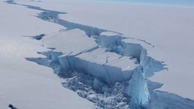 'El iceberg es uno de los más grandes registrados, y su futuro es difícil de predecir' dijo Adrian Luckman, científico que ha estudiado la grieta desde 2015. // Foto AFP