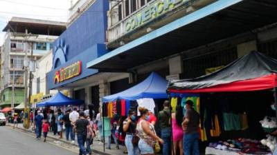 Según fuentes del Consejo Hondureño de la Empresa Privada (Cohep), la actividad comercial se ha reducido de manera drástica porque, solamente por la pandemia de covid-19, unas 600.000 personas se quedaron sin empleo.