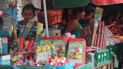 Comayagua llega a acuerdo con vendedores de pólvora para no vender a menores.