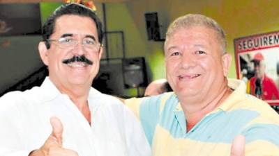 El diputado Edgardo Castro en una foto de archivo con el expresidente y también diputado Mel Zelaya, quien se encuentra de viaje en Cuba en un tratamiento médico.