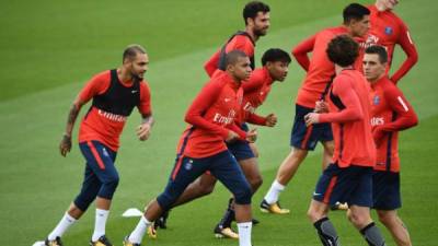 El delantero francés podría aparecer en la formación del PSG junto al brasileño Neymar y el uruguayo Edinson Cavani.