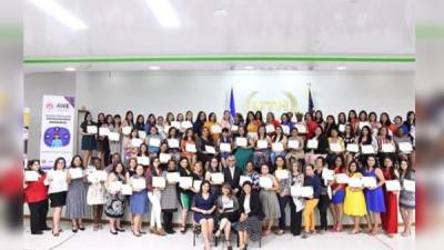 En Honduras, 87 de 90 participantes finalizaron el programa “Academia para Mujeres Emprendedoras 2020”. Se espera beneficiar a 120 mujeres.