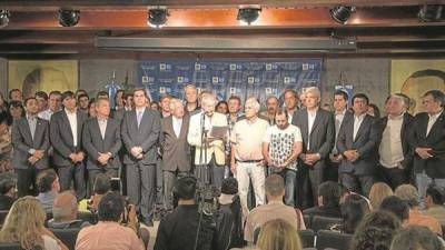 Reunión de líderes del Partido Justicialista celebrada en Buenos Aires.