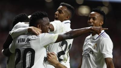 Jugadores del Real Madrid celebrando uno de los dos goles.