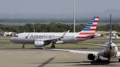 En la imagen, un avión de la aerolínea American Airlines. EFE/Archivo