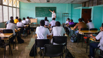 View of a class at the Latin American Medicine School (ELAM), on October 14, 2013 in Havana. More than 13,000 students from different countries study at the ELAM. AFP PHOTO/ADALBERTO ROQUE
