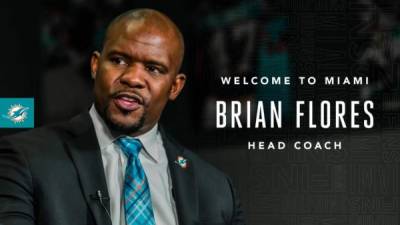 Brian Flores cuenta con 37 años de edad.