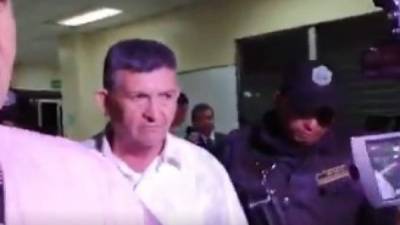 Sixto Pineda al comparecer a los tribunales.