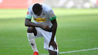 El atacante francés del Borussia Mönchengladbach, Marcus Thuram, le rindió homenaje a George Floyd el pasado fin de semana.