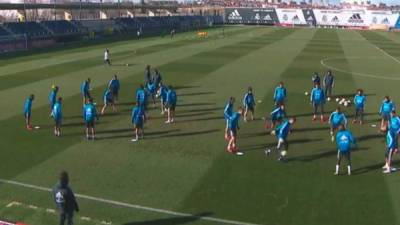 Previo al duelo de este jueves por los cuartos de final de Copa del Rey ante Girona, en el Real Madrid hubo momentos de tensión en el último entrenamiento de cara al juego. Dos jugadores pelearon en la práctica y casi se van a los golpes. Fotos EFE y Real Madrid.