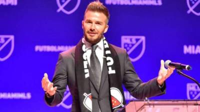 El inglés David Beckham ya está planificando los detalles de su nuevo equipo que competirá en la próxima temporada en la MLS de Estados Unidos, el Inter Miami. En este sentido, el ex jugador ya está pensando un proyecto deportivo lleno de 'cracks' que hagan historia en la competición norteamericana. Ya comenzó a fichar y se menciona que pretende reunir a Messi y Cristiano Ronaldo