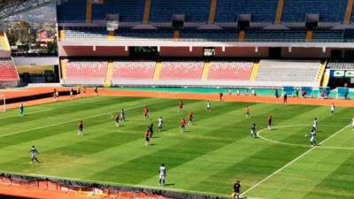 Las selecciones de Costa Rica y Honduras no se hicieron daño en el amistoso que disputaron este martes. Foto Fenafuth.