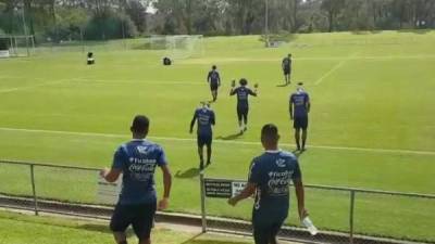 El combinado nacional realizó su segunda práctica el lunes en la cancha del MacQuarie University de Sidney.