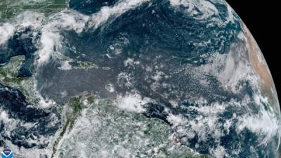 Imagen aérea de la ubicación de la tormenta tropical Elsa a las 12:10 hora local (16:10 GMT) de este martes. La tormenta tropical Elsa está dejando atrás Cuba y se halla sobre la parte más occidental de los Cayos de Florida. Foto: NOAA/EFE