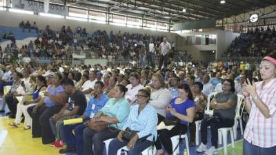 El cabildo se realizó en el gimnasio municipal. Fotos: Jorge Gonzales