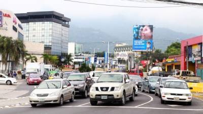 El caos vehicular se formará en horas de la tarde debido a las compras que realizarán los consumidores.