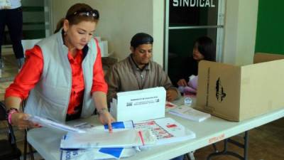 TSE dará primer corte oficial de resultados a las 8:00 pm