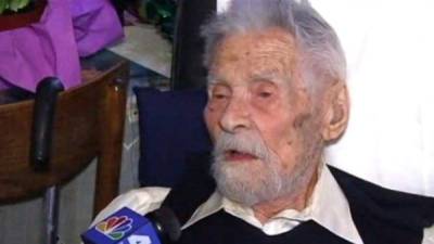 El considerado hombre más longevo del mundo, el emigrante polaco Alexander Imich, ha fallecido en Nueva York a los 111 años.