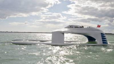 El diseñador y fabricante británico de yates de lujo Glider Yatchs ha presentado el prototipo SS18 o modelo M, de 18 metros de eslora.