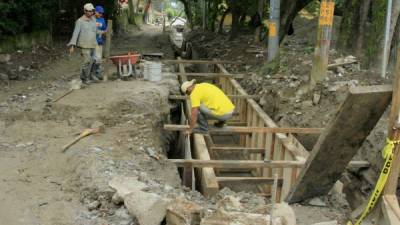 El colector pluvial en la Juan Lindo está avanzado en un 70%. Foto: Cristina Santos.