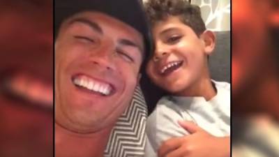 Ronaldo demuestra el amor que tiene por su hijo.