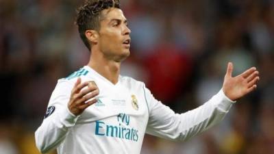 Tiene 33 años, 5 Balones de Oro y acaba de conseguir su quinto título de la Liga de Campeones: la superestrella Cristiano Ronaldo sacudió el planeta fútbol este martes al fichar por la Juventus de Italia. Tras el anuncio, han salido a la luz pública las razones por las que CR7 se fue del club merengue.