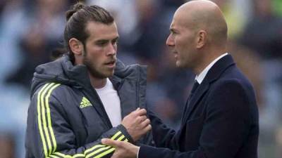 El entrenador francés del Real Madrid, Zinedine Zidane fue categórico al anunciar que el jugador gales Gareth Bale no seguirá en el club madridista. Tras la noticia se han revelado los motivos por los que el estratega francés no quiere al jugador en la institución.