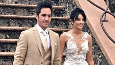 El amor y compromiso de Mauricio Ochmann y Aislinn Derbez quedaron consagrados luego de dos años de noviazgo.