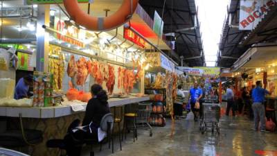 En el mercado Dandy las carnicerías han unificado los precios de las carnes.