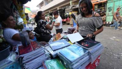 Unos 20 útiles escolares que forman parte de los “paquestudies” se ofrecerán a bajo costo en la feria.