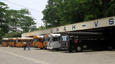 Más de 5,000 estudiantes utilizan las unidades de transporte privado.