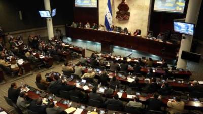 Los diputados analizan la propuesta para prohibir la apología del narcotráfico en Honduras.