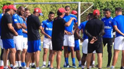 El Olimpia se enfrenta este domingo al Marathón en una nueva edición del clásico nacional. El duelo es de vital importancia ya que está en juego el liderato de las vueltas regulares. Pedro Troglio hará algunas modificaciones en el 11 titular del cuadro olimpista.