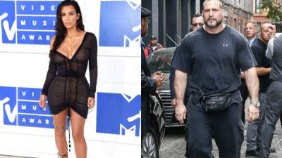 La socialité Kim Kardashian y su guardaespaldas Pascal Duvier.