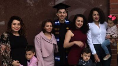 Cristian y sus hermanas son dreamers hondureños protegidos de la deportación por el DACA, programa que Trump busca eliminar./AFP.