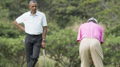 El Primer Ministro de Malasia juega golf con Barack Obama en Malasia.