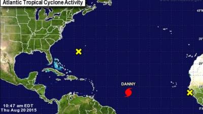 La tormenta tropical Danny se transformó hoy en el primer huracán de la temporada de ciclones de 2015 en la cuenca atlántica, al aumentar sus vientos máximos sostenidos a 120 kilómetros por hora, informaron meteorólogos de Estados Unidos.