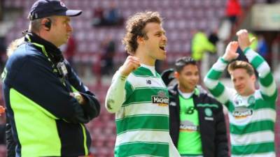 El Celtic festejó por todo lo alto el nuevo campeonato, al fondo el catracho Emilio celebrando. Foto Celtic.