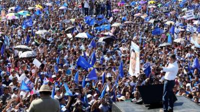 El presidente Juan Orlando Hernández en el cierre de campaña en San Pedro Sula.