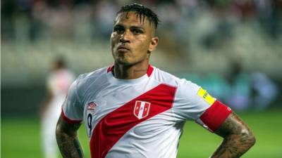 Paolo Guerrero no podrá jugar con Perú el repechaje ante Nueva Zelanda.