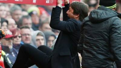 Inter Milan's Italian coach Antonio Conte shouts instructions during the Italian Serie A football match Inter Milan vs Udinese on May 23, 2021 at the San Siro stadium in Milan. (Photo by MIGUEL MEDINA / AFP)