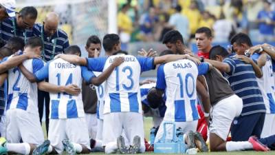 Al igual que en la victoria, los jugadores y cuerpo técnico de la Sub 23 de Honduras agradecieron a Dios a pesar de la derrota 6-0 ante Brasil, demostrando humildad y trabajo en equipo.