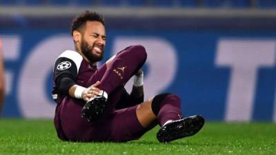 Neymar sufrió una lesión en el partido del PSG contra el Istanbul Basaksehir. Foto AFP