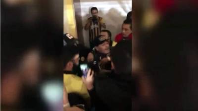 Diego Maradona se fue a los golpes con aficionados de San Luis.